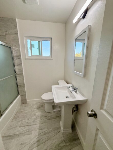 Building Photo - 2322 Mammoth Dr