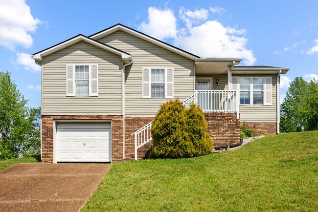 Primary Photo - 214 Cumberland Cove Dr