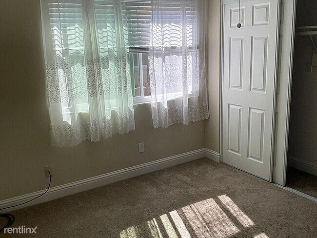 Building Photo - 4 br, 2.5 bath House - 733 Dolores Ave