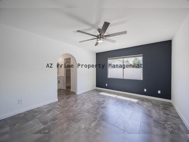 Building Photo - 10251 N 53rd Ave