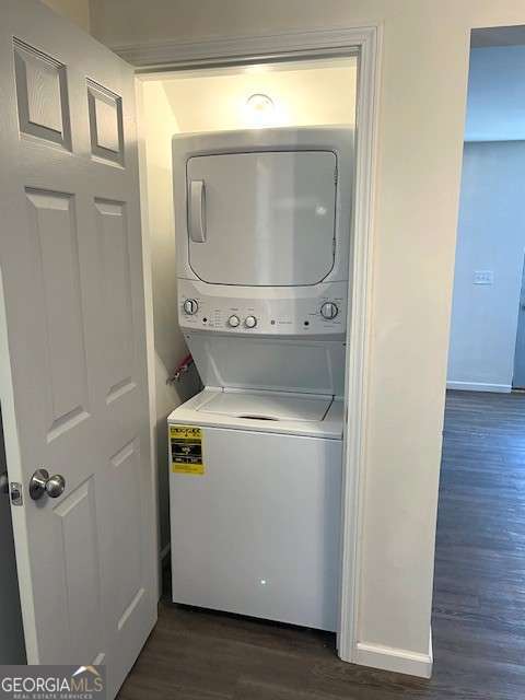 Building Photo - 5485 Mercedes Dr