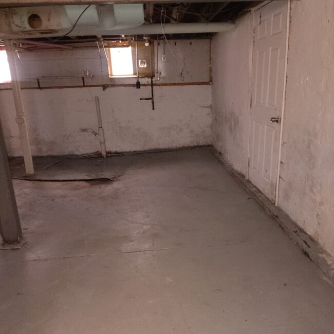 Building Photo - 701 Pemberton Pl