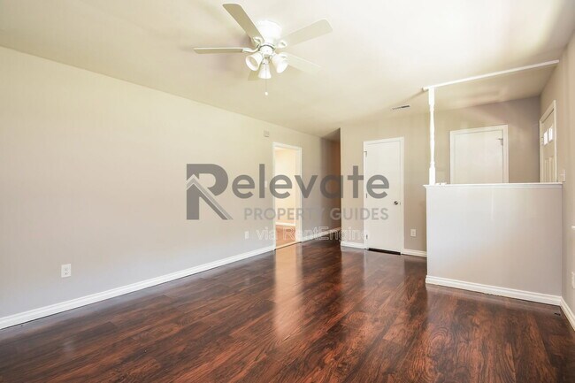 Building Photo - 523 Petty St