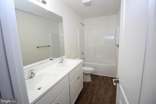 Building Photo - 83 Cherry Blossom Ct