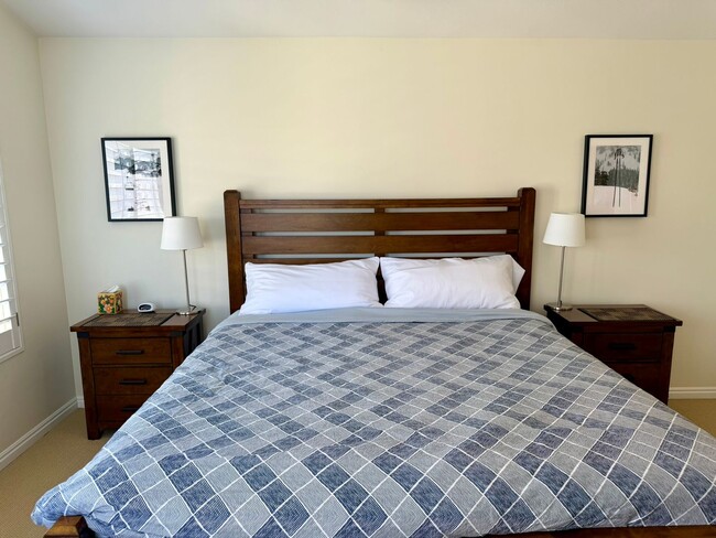 Building Photo - Townhouse within Walking Distance of Downtown Sugarhouse