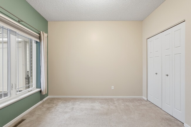 Building Photo - 6368 Manchester Ave NE