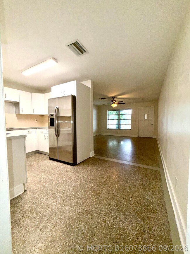 Building Photo - 3820 SW 61st Ave