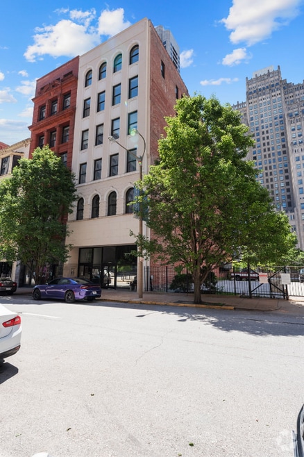 Building Photo - 1006 Olive St