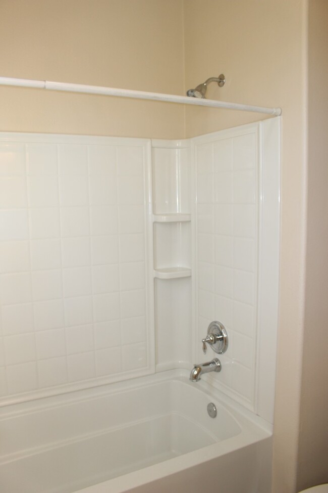 Building Photo - 14910 Via Messina Dr