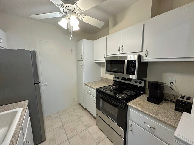 Comfortable 1 bedroom 1 bath home - Comfortable 1 Bedroom 1 Bath Home Located Fort Lauderdale Fl Building Photo