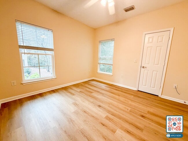 Building Photo - Beautiful 2 bedroom/2 bathroom Resort-Style Living Minutes from Beaches & Golf