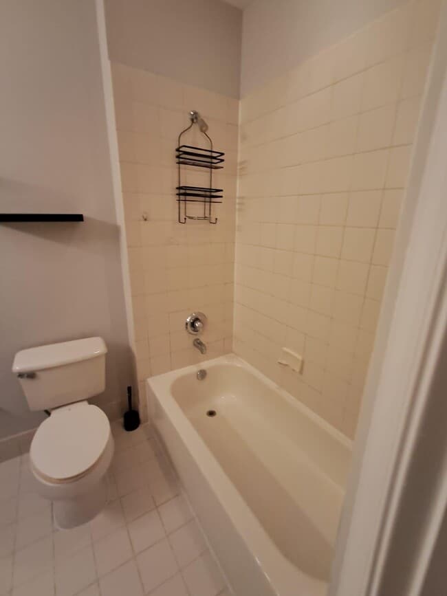 Building Photo - 3039 Laurel Ridge Cir