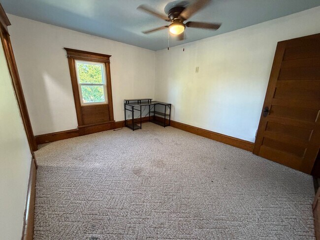 Building Photo - 705 McLean Ave