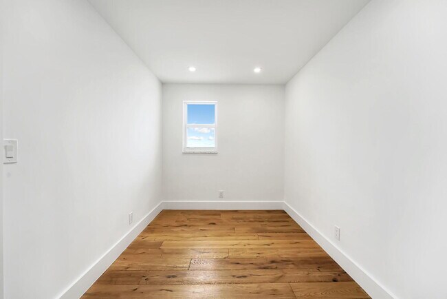Building Photo - 4511 S Ocean Blvd