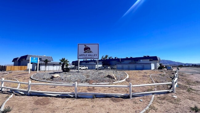Building Photo - Apple Valley Townhomes