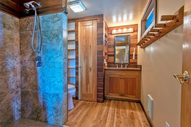 Building Photo - 10570 Rammell Mountain Rd