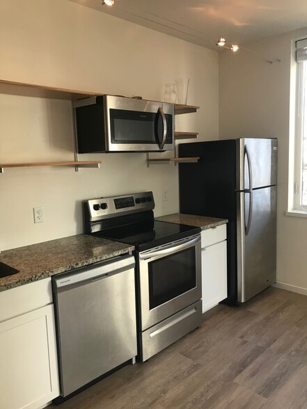Kitchen - 60 Parris St