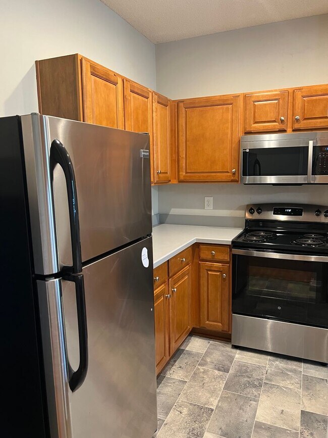 Building Photo - Spacious 3BR/3BA Townhome in Kiskadee Parke