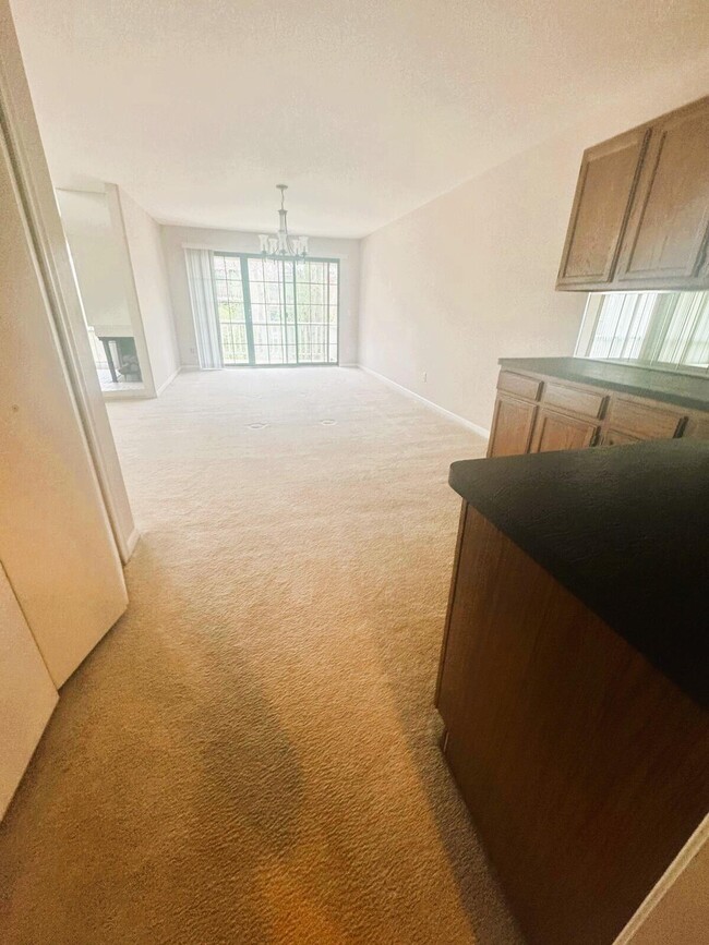 Building Photo - 6979 Pebble Creek Woods Dr