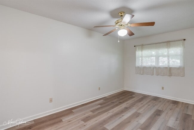 Building Photo - 1202 Wisteria St