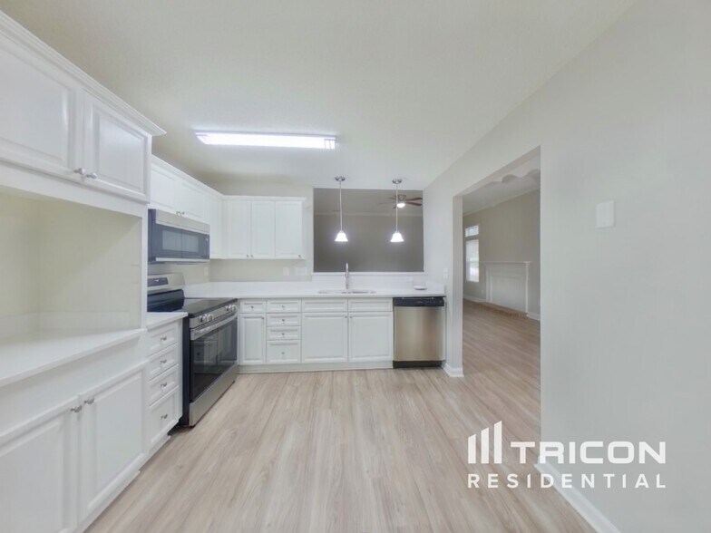 Building Photo - 9617 Kenneth Glenn Dr