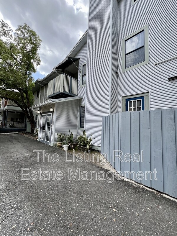 Building Photo - 911 S Rome Ave