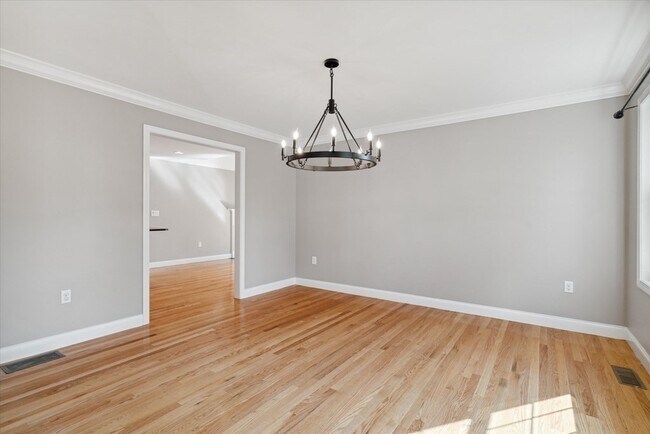 Building Photo - 19 Benjamin Ln