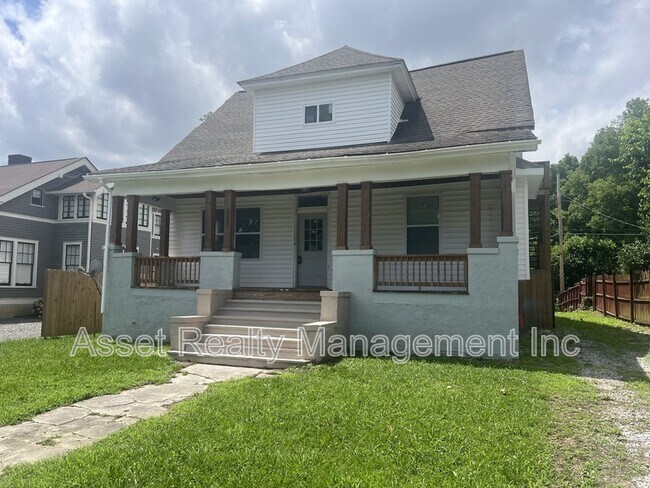 Building Photo - 3043 E 5th Ave