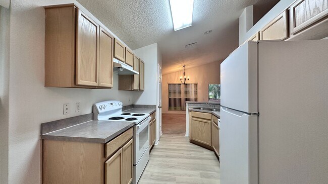 Building Photo - 1709 Pine Bay Dr
