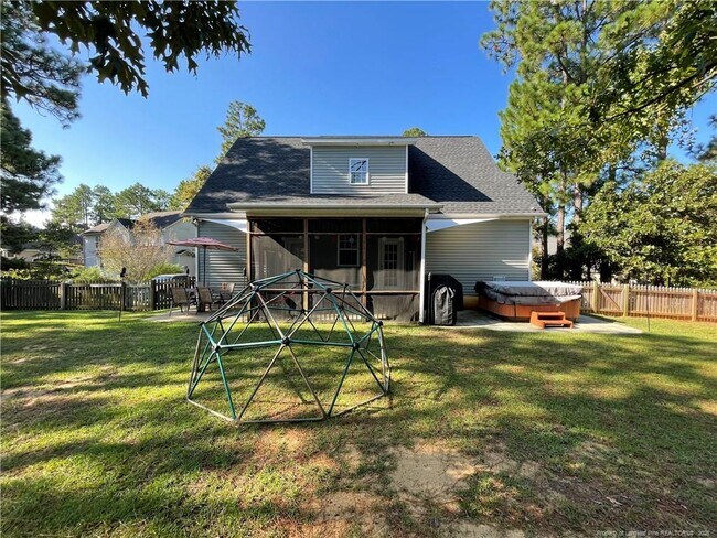 Building Photo - 34 Woodbury Ln