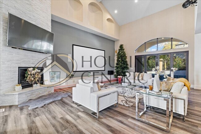 Building Photo - Breathtaking Luxury Custom Rental in Guard Gated Serrano Golf Community!!