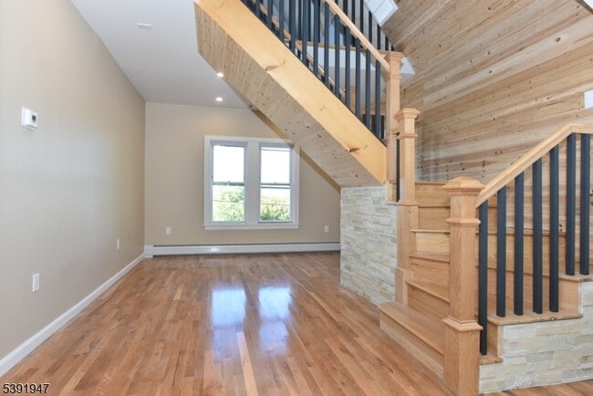 Building Photo - 454 Park Ave