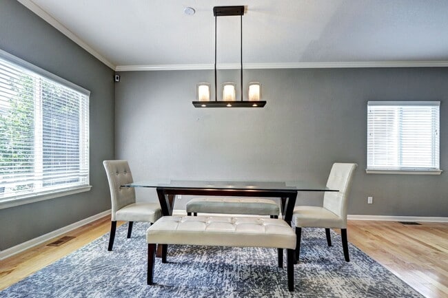 Building Photo - Location! Park Vista in Northglenn 3bed/2....