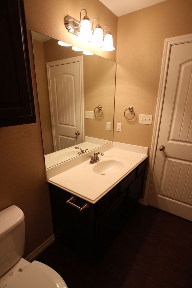 Building Photo - COMING SOON! - Gorgeous 3 Bedroom Home in ...