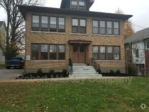 Building Photo - 333 S Peterson Ave