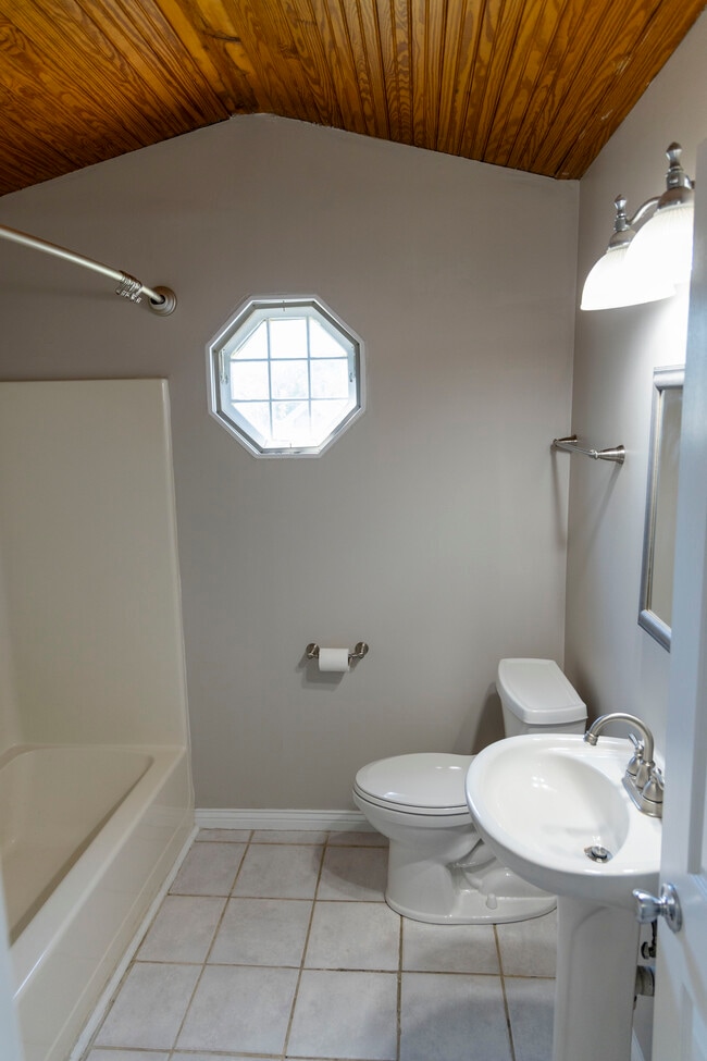 Building Photo - 10504 Pebblestone Cir