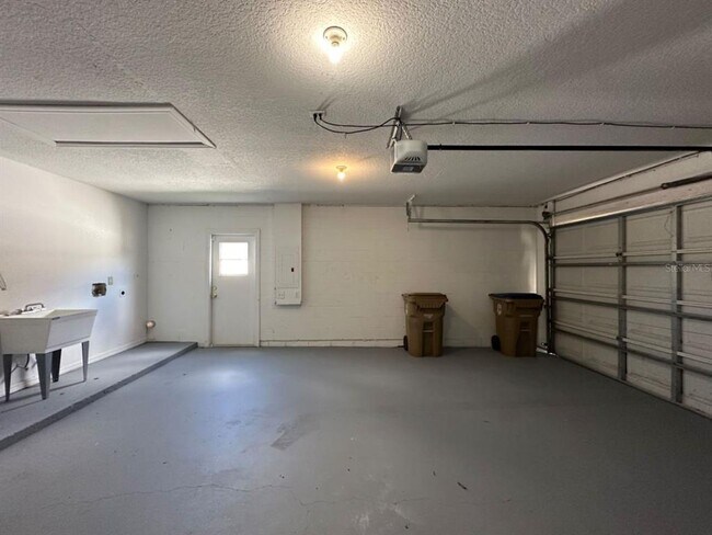 Building Photo - 661 N Delmonte Ct