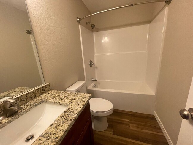 Building Photo - New Never Occupied - Brand New 2 bedroom 2 bath Duplex in Kimberling City, MO