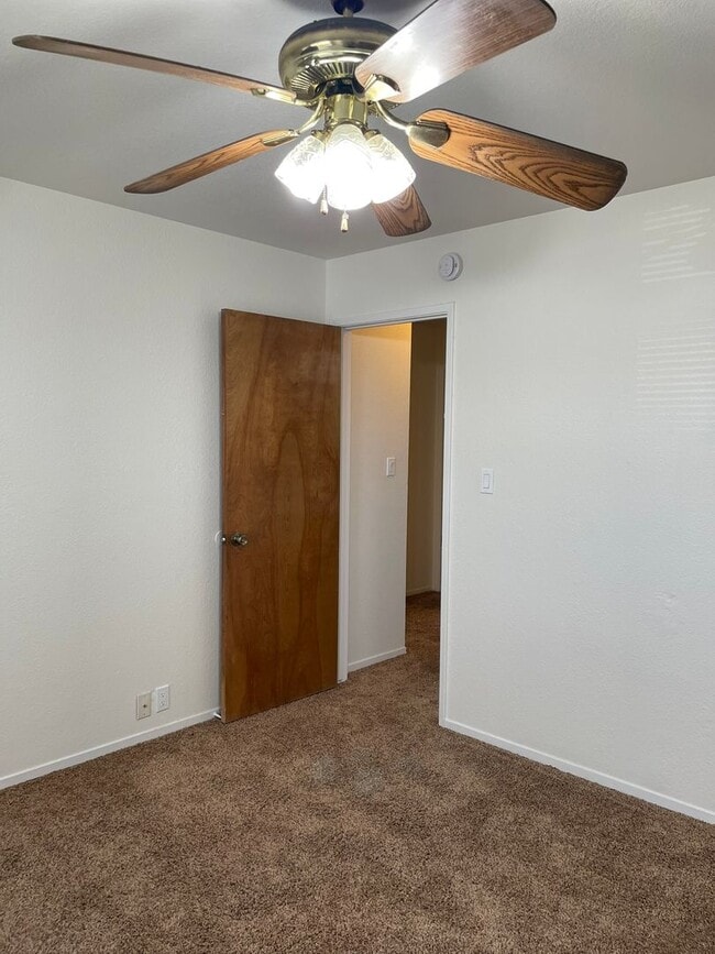 Building Photo - Charming 4-Bedroom, 2-Bathroom Home – Your Perfect Summer Move-In!