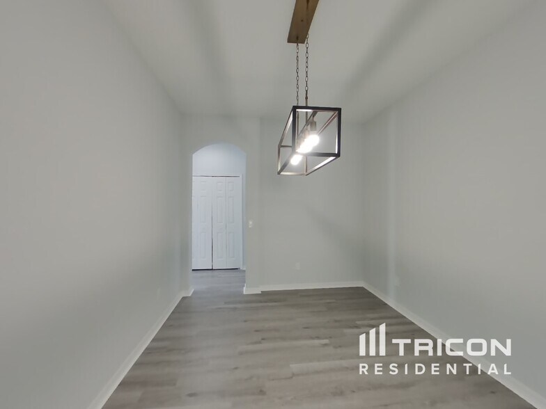 Building Photo - 504 Magnolia Pointe Ct
