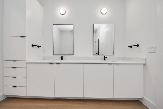 Building Photo - 2810 Riverby Rd