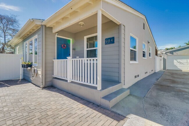 Building Photo - ***VACATION HOME AVAILABLE FROM MAY 15TH- OCTOBER 31ST*** MONTH TO MONTH