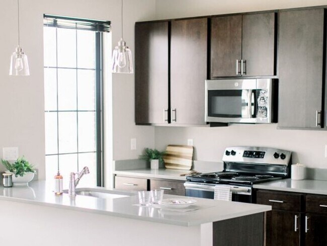 Building Photo - District Brownstones