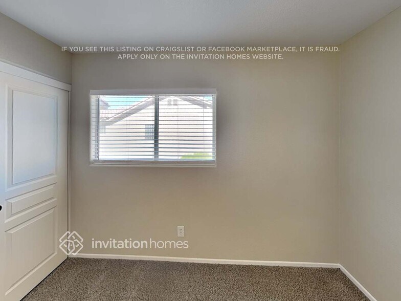 Building Photo - 682 Port Talbot Ave