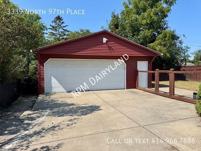 Building Photo - 3339 N 97th Pl