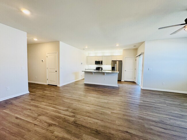 Building Photo - 1805 Castlebay Dr