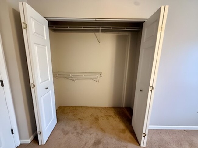 Building Photo - 3bed/3.5bath Townhouse in Walden Woods