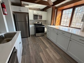 Building Photo - Unique 3 Bedroom with Den in Historic Building on Germantown Pike!