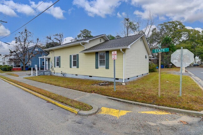 Building Photo - Walkable State Street Gem in the Heart of West Columbia
