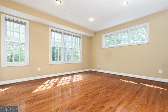 Building Photo - 13039 Glen Mill Rd